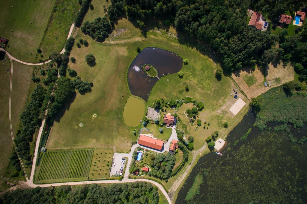 Warminska Winnica Барчево Экстерьер фото